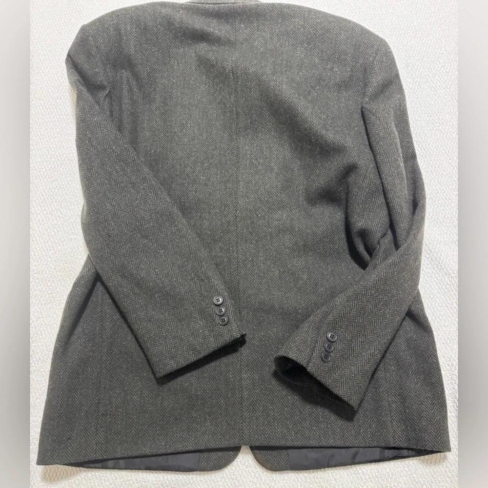 Oleg Cassini two buttons